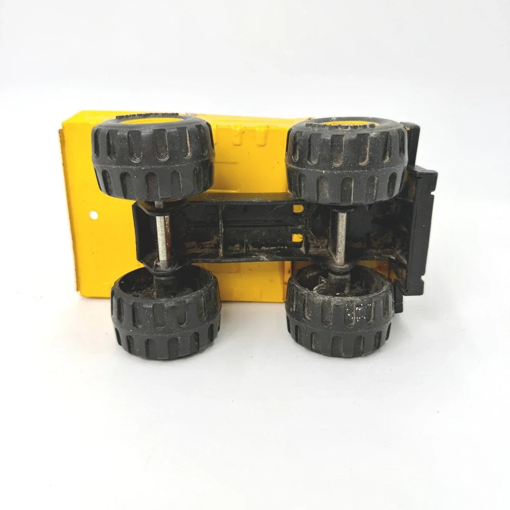 Vintage 1983 REMCO Pressed Steel Dump Truck Yellow‎ Construction Vehicle Korea